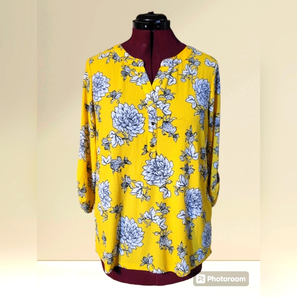 Women's top, excellent condition, only worn a few times